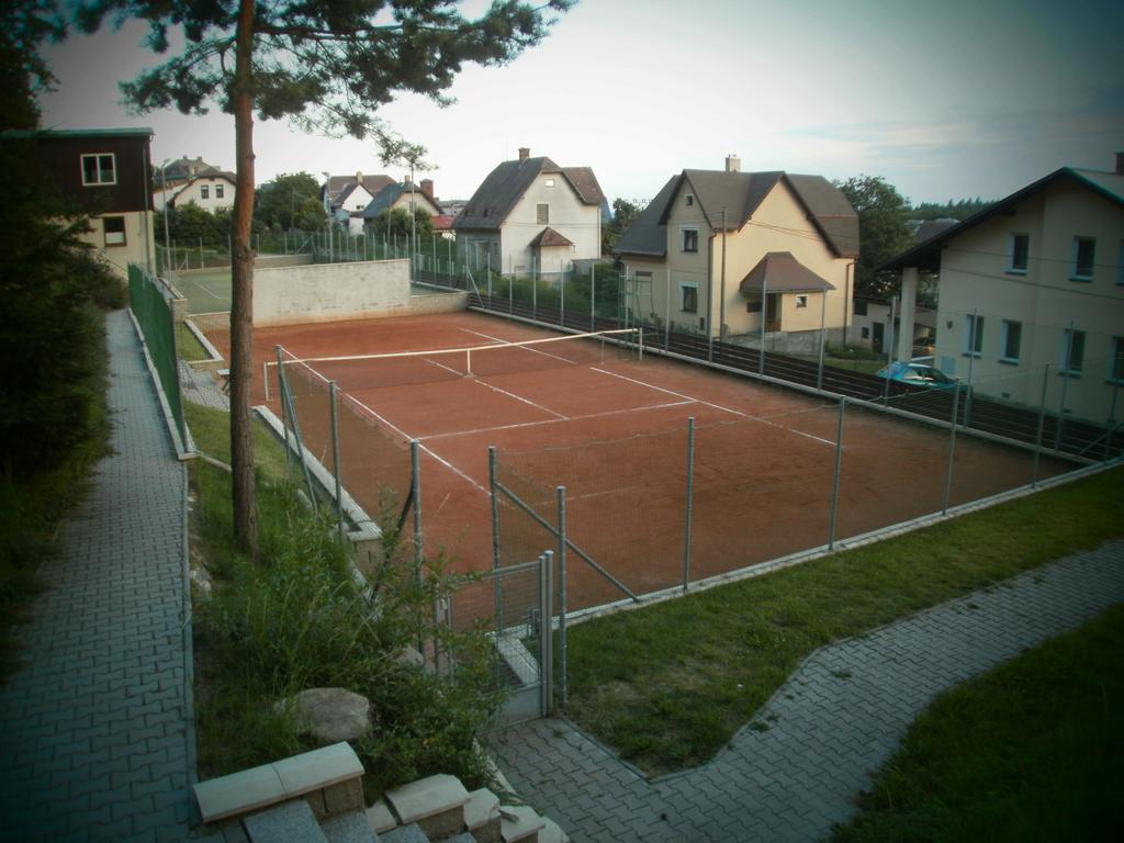 Guest House Vila Frýdštejn מראה חיצוני תמונה